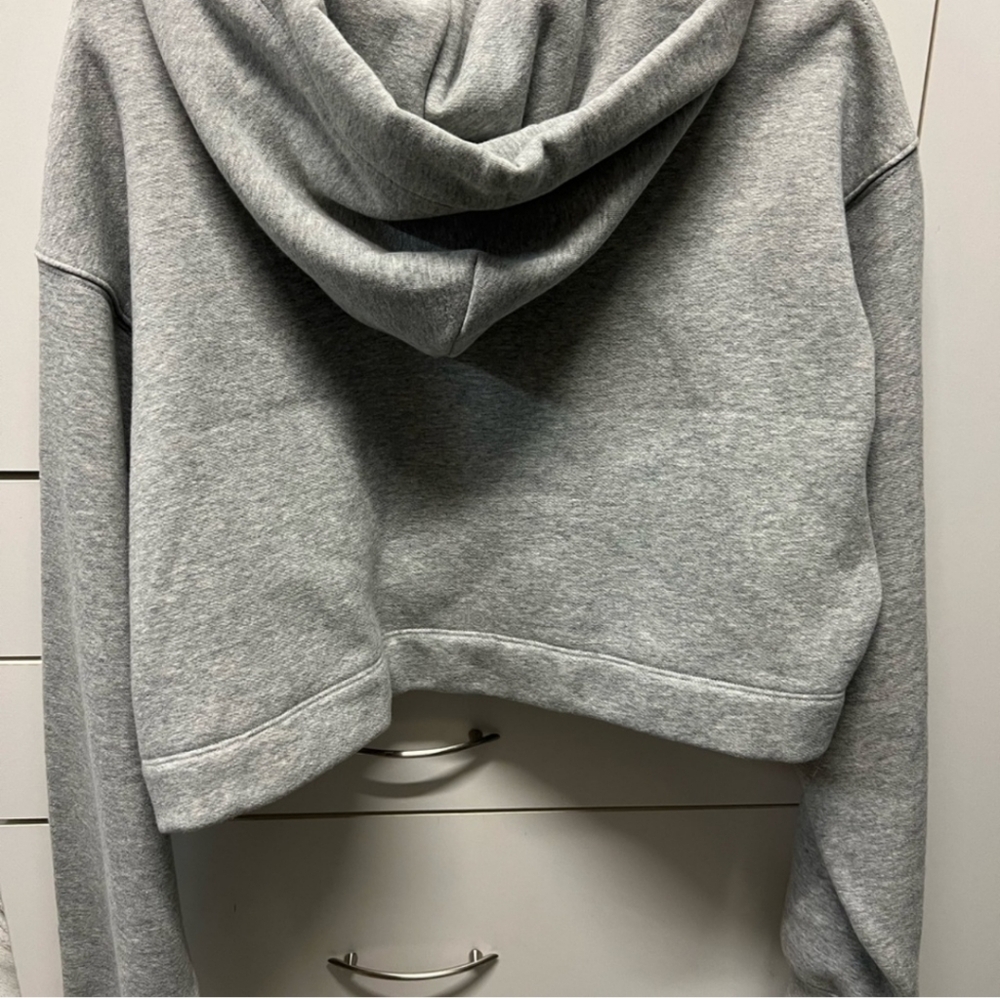 ALO Yoga Bae Hoodie Cropped Gray Hooded Sweatshirt - Picture 6 of 9